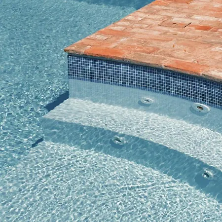 아파트 Mit Mezzanin Und Schwimmbad- In Einem In Den Huegeln By Interhome *